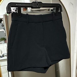 Wilfred Classic Black Women's Shorts